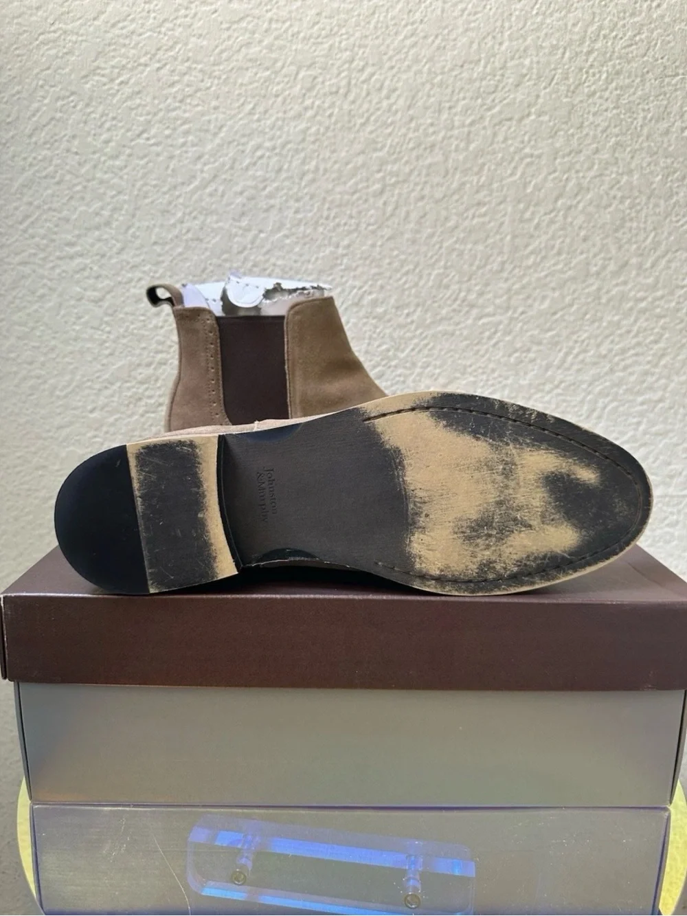 Johnston & Murphy Men’s Carriker Camel Suede Chelsea Boots